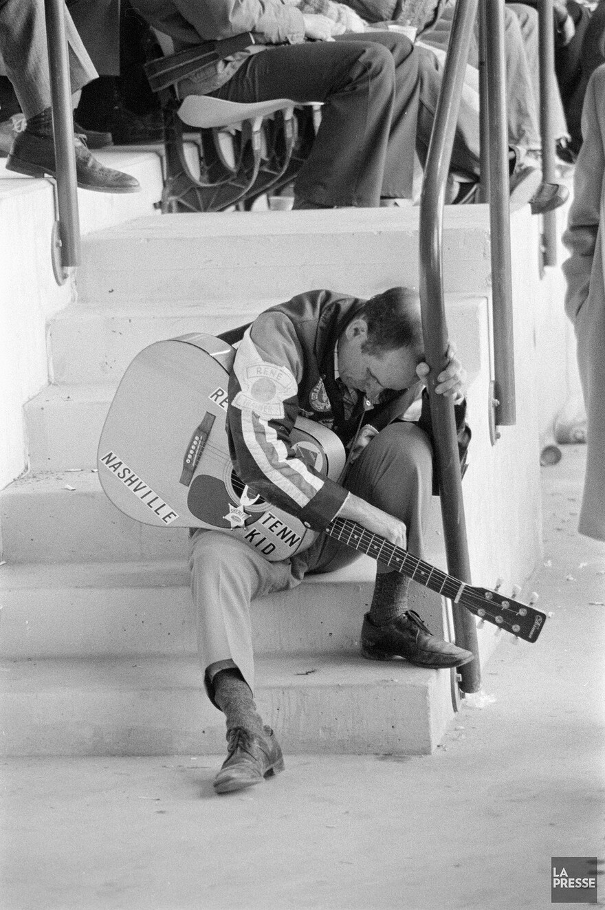 06M_P833S5D1977-0137_0009