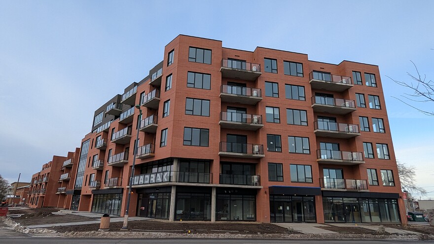 PXL_20251115_195050026