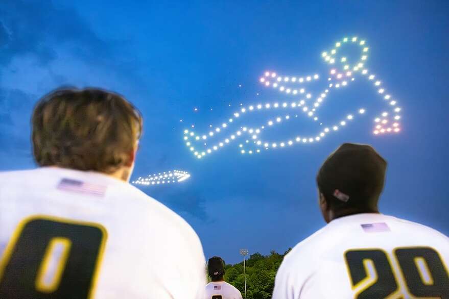Le spectacle de drones des Miners de Sussex County, samedi soir, lors de la visite des Capitales.