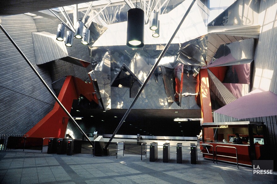 06M_P833S5D1978-0222_0012