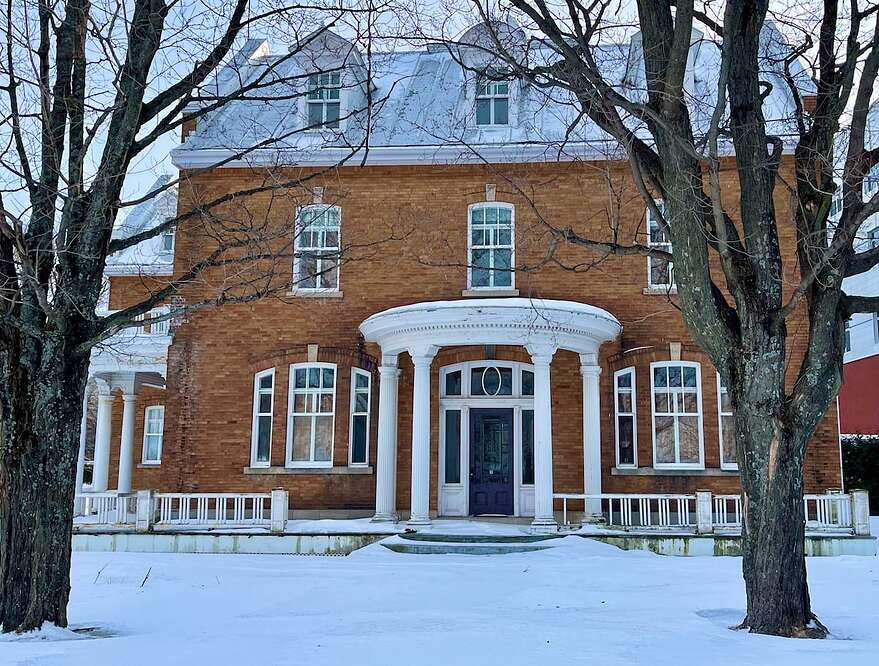 Acquis par la Ville de Rimouski, le presbytère Saint-Germain deviendra un pôle culturel, une fois les rénovations complétées.