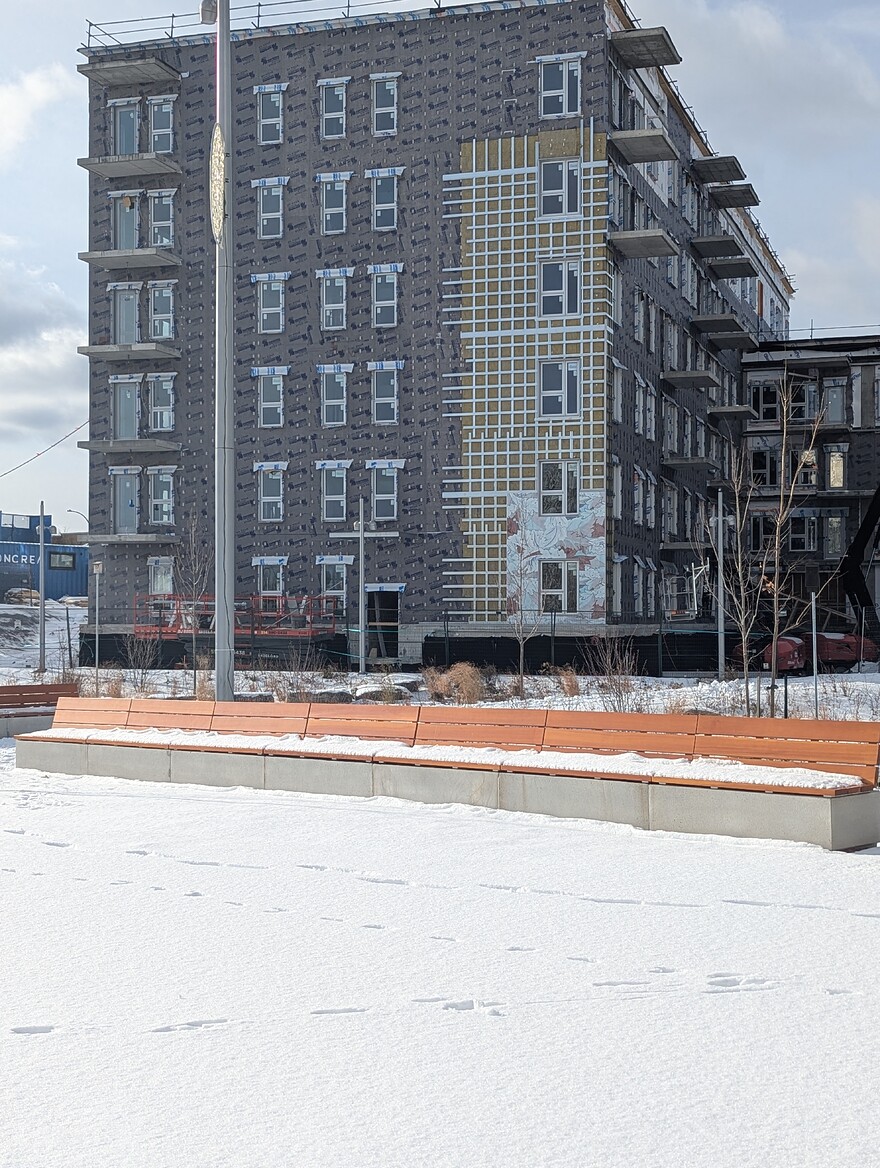 PXL_20241206_182912352