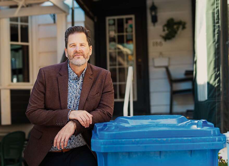 Le plastique est «démonisé», mais comme il est bien difficile à éliminer de nos vies, il importe de mieux le gérer et de veiller à réduire son utilisation, estime le vulgarisateur en environnement et chroniqueur, Grégory Pratte.