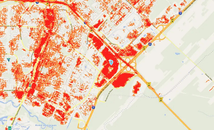 IMAGE TIRÉE DU SITE DE L’INSPQ — Le Quartier DIX30, représenté par le point bleu au centre de l’image, constitue un important îlot de chaleur selon la cartographie de l’Institut national de santé publique du Québec.