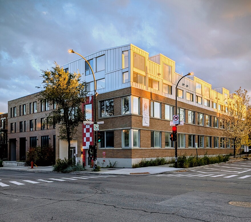 PXL_20251008_215808085~2