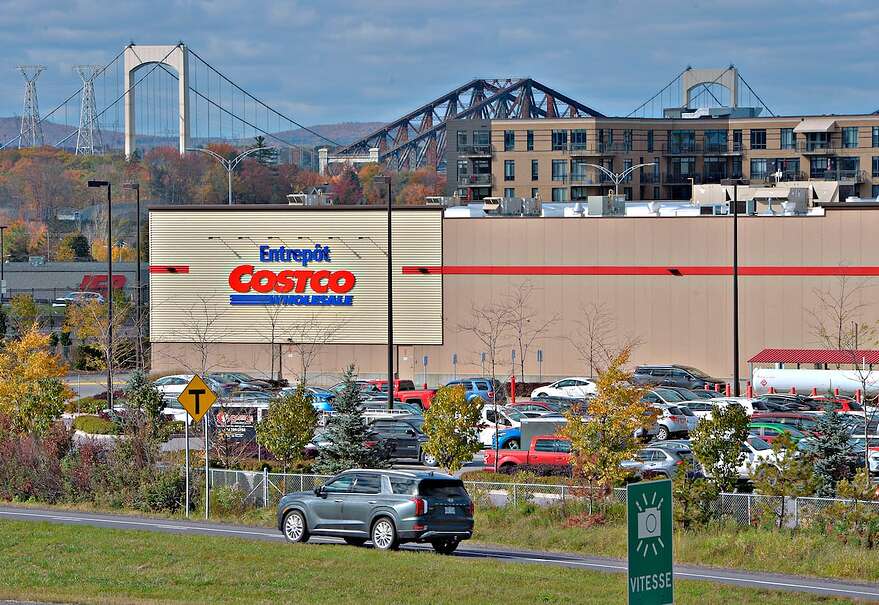 Le secteur de Saint-Romuald est épargné du moratoire sur l'émission de permis décrété par Lévis. Une surtaxe de 4140$ par porte pourrait s'appliquer dans le secteur dès l'automne.