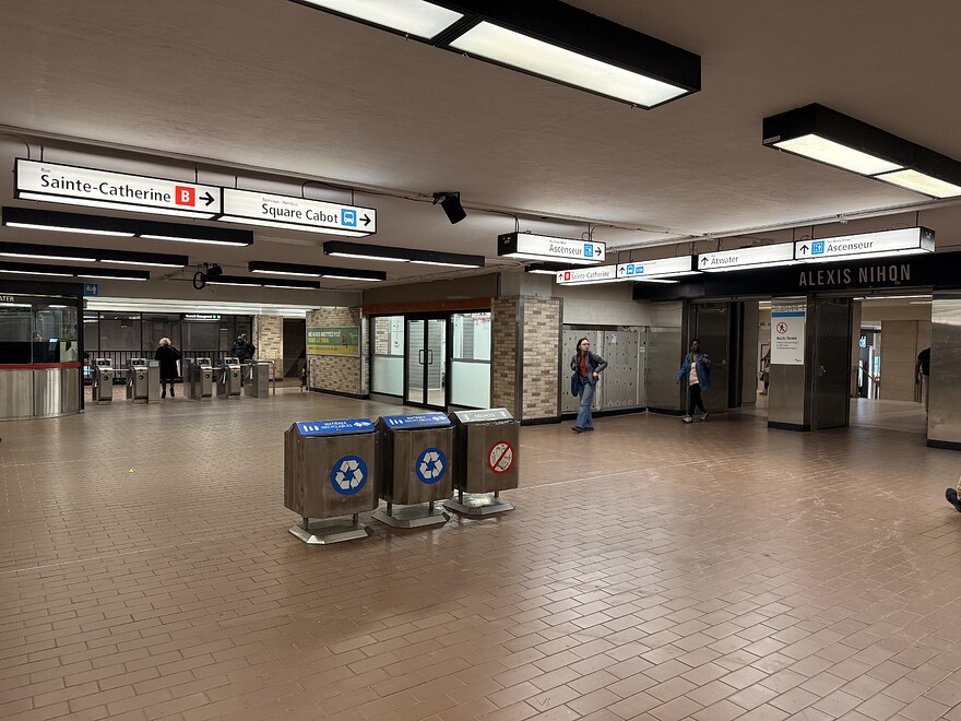 Level of turnstiles at Atwater station