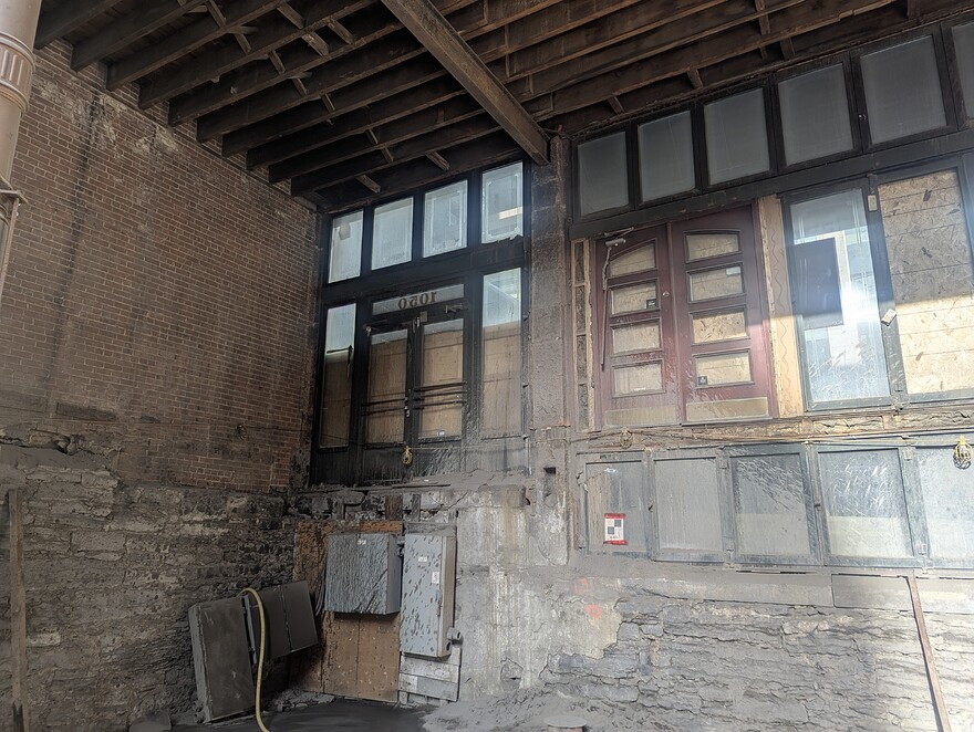 PXL_20250208_184050236