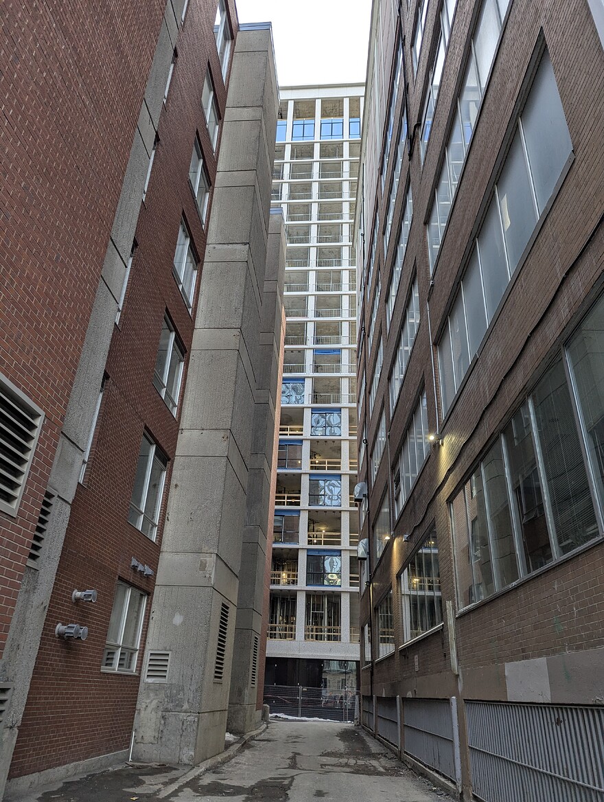 PXL_20250314_221705423