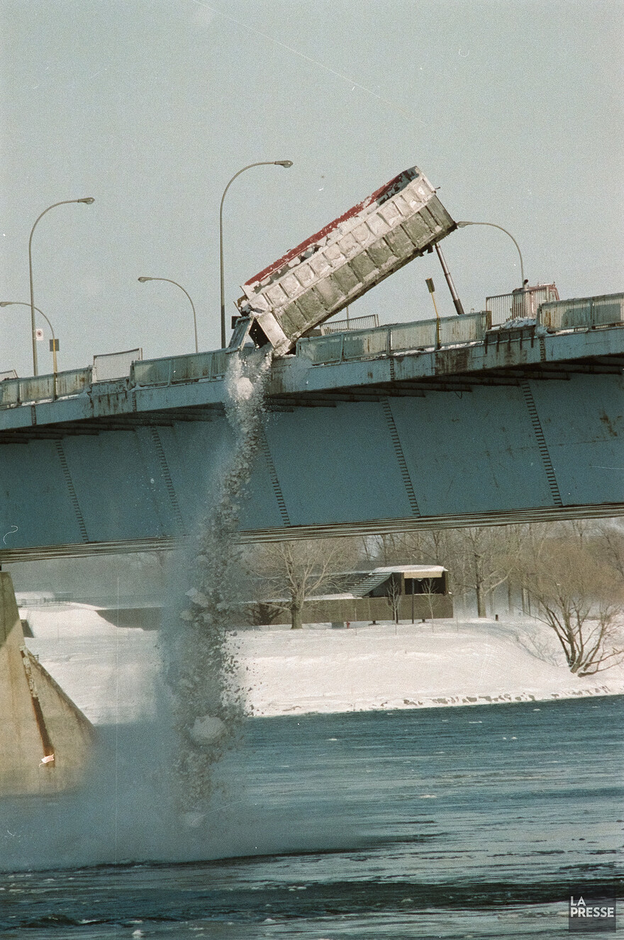 06M_P833S5D1993-0043_004