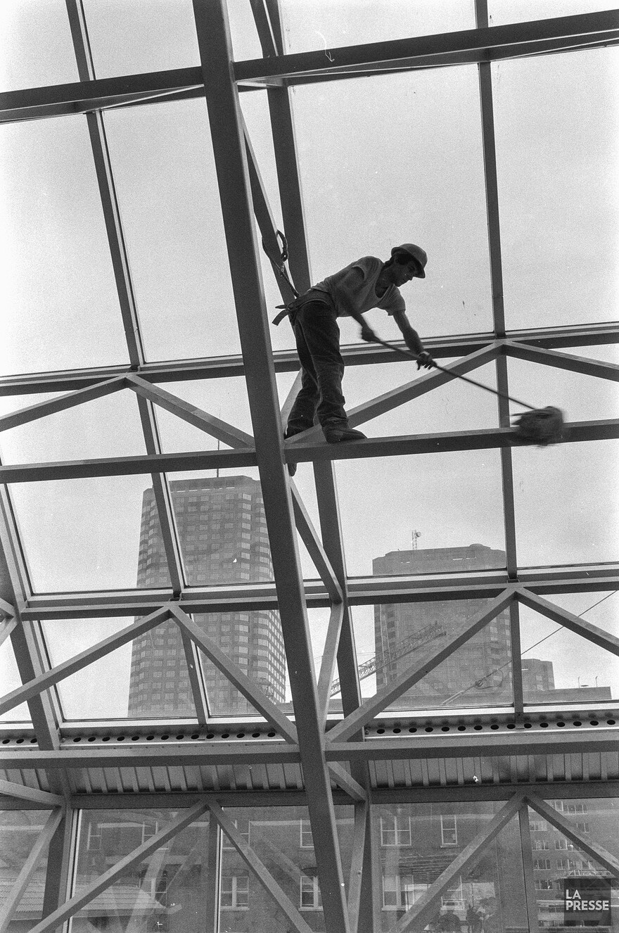 06M_P833S5D1983-0176_016