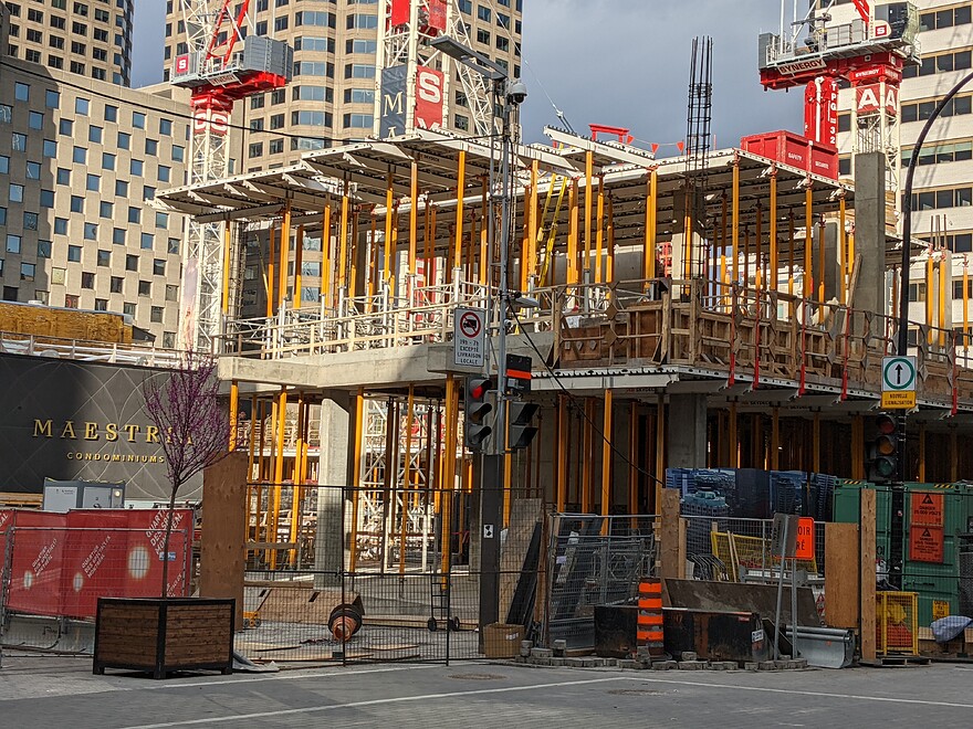 PXL_20210513_215638634