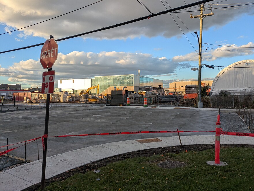 PXL_20251008_213634208