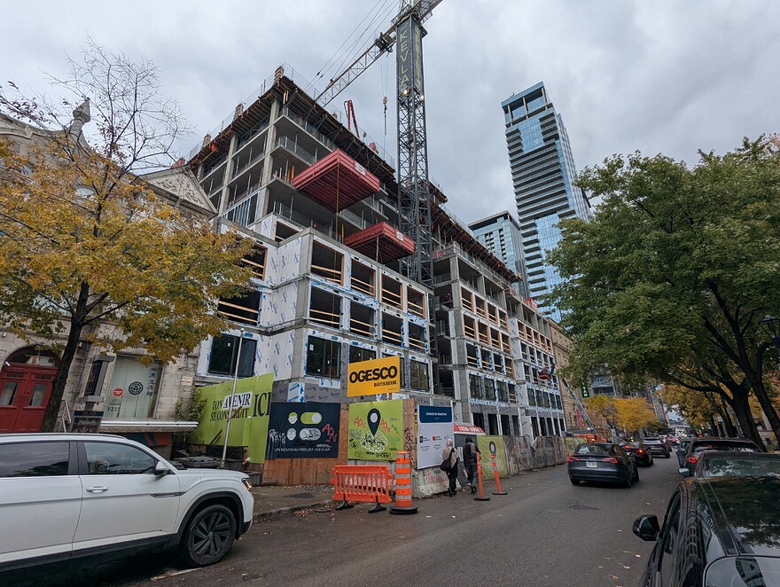 PXL_20251022_183737733