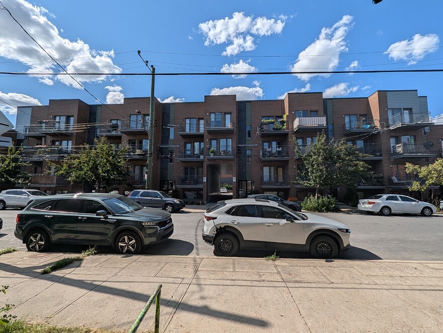 PXL_20250801_194225463