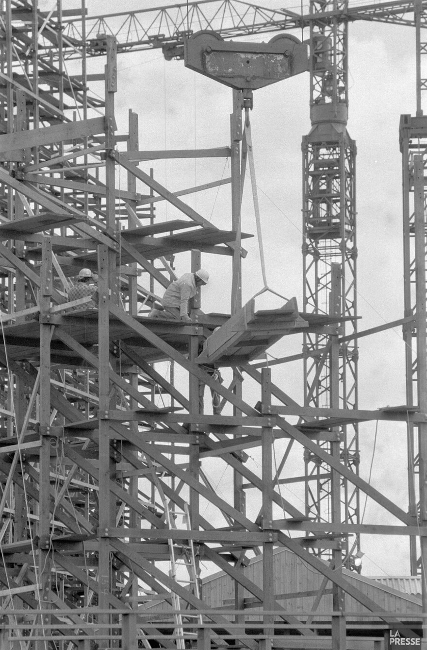 06M_P833S5D1985-0202_031
