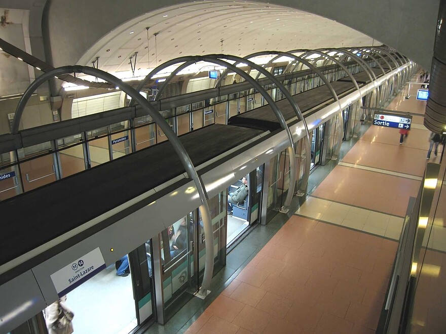 Station Pyramides