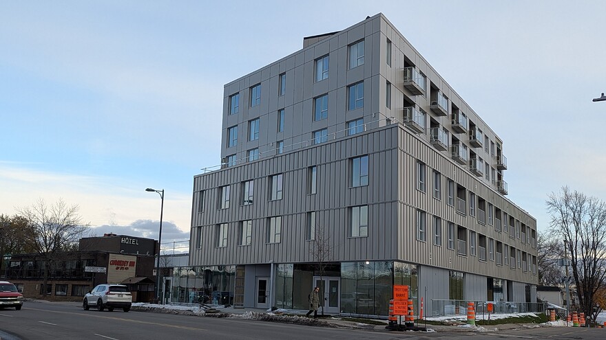 PXL_20251115_195513731