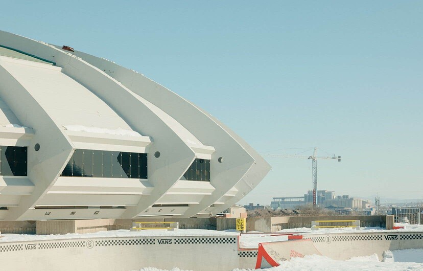 La ministre du Tourisme, Caroline Proulx, a dévoilé lundi dernier certains détails du projet évalué à 870 millions de dollars visant à munir d’ici 2028 le Stade olympique d’un nouveau toit suspendu fixe et d’un anneau technique allégé.