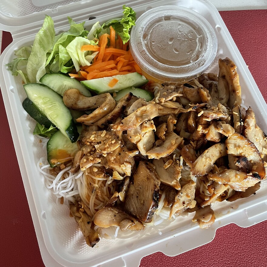 Bol vermicelle au char siu du Café Viet Épicerie - 2024-10-04