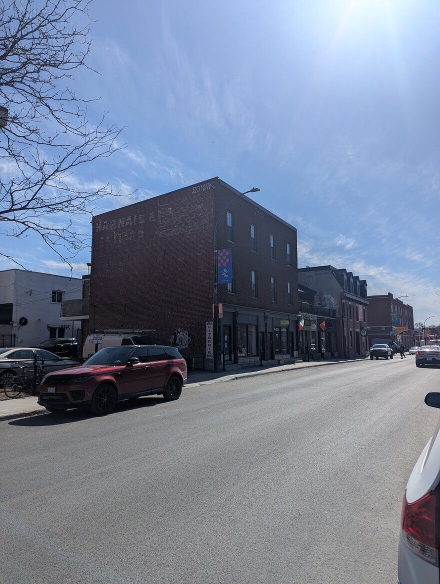 (7 avril 2025) Rue Notre-Dame, entre De Lévis et Charlevoix, vue vers l’ouest