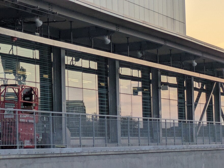 PXL_20251003_221523665