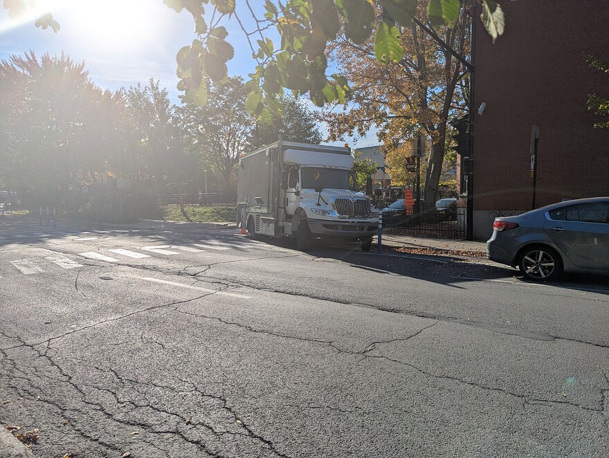 PXL_20251004_195543532