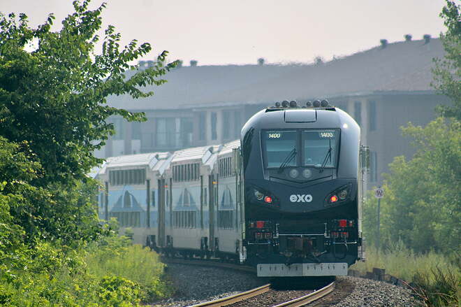 992B29E8-197E-45B6-B76D-4D5AA92FD422_1_201_a
