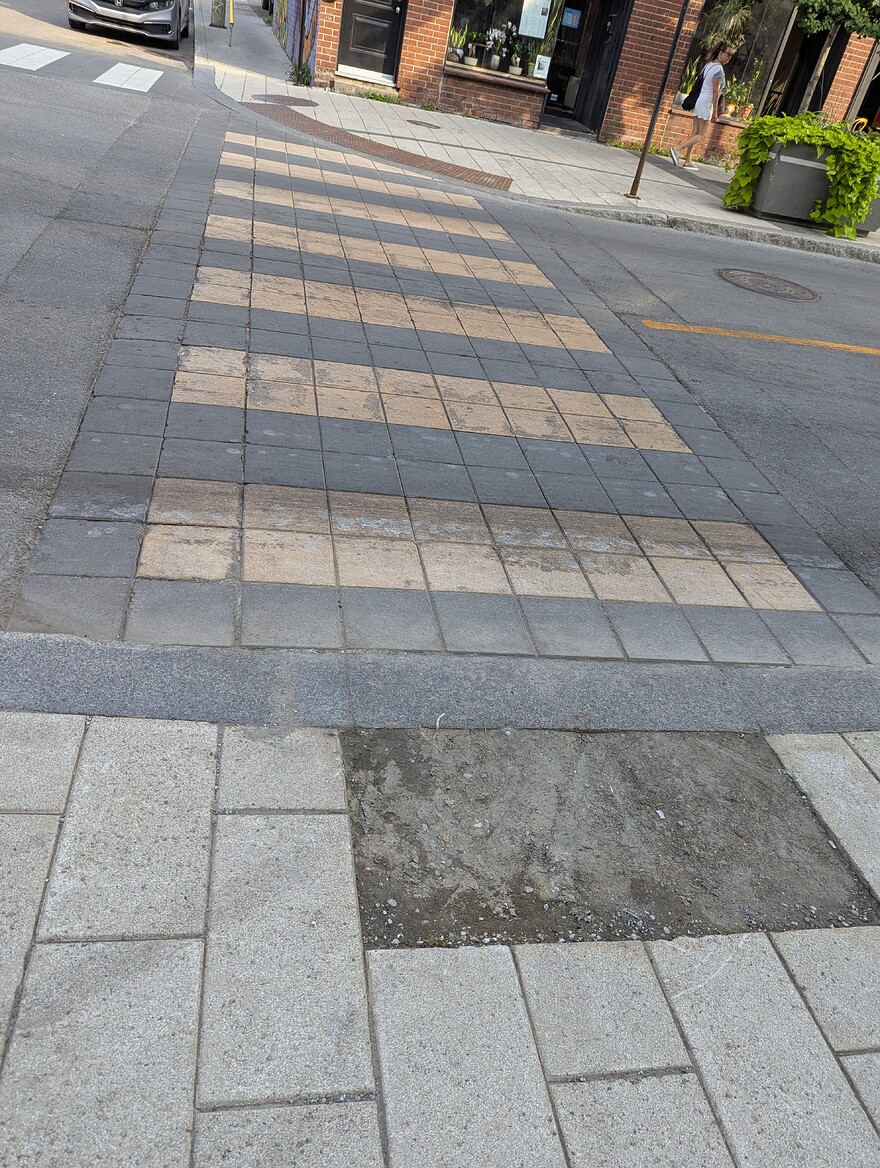 PXL_20250716_220524615