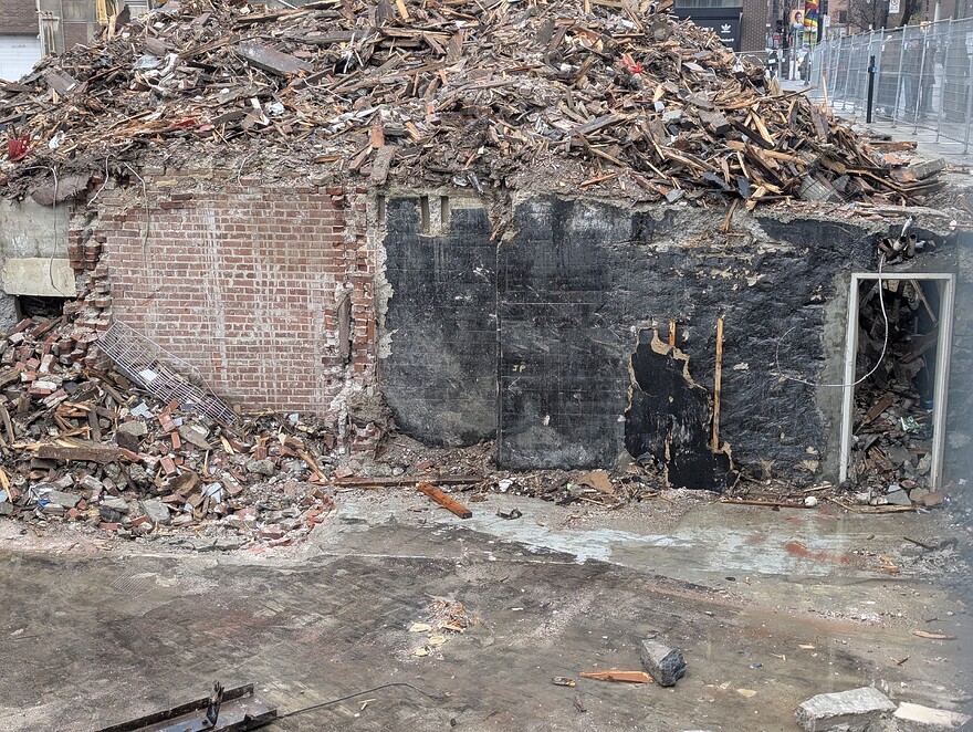 PXL_20250426_194732771