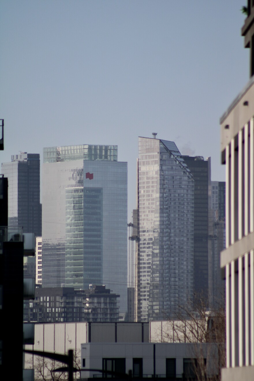Bâtiments vus depuis l'Île-des-Soeurs