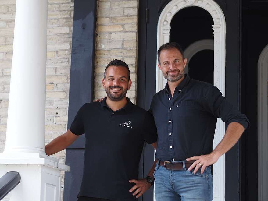 Keven Beaulieu (gauche), propriétaire de Madolaine, et Jérôme Turgeon (droite), propriétaire de La Maison Smith.