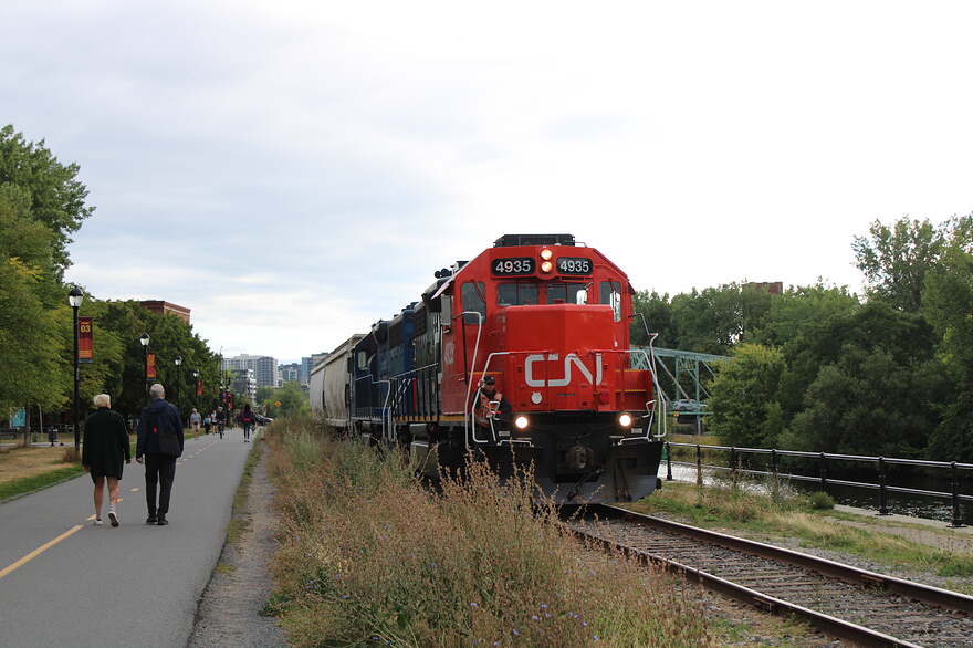 210A3265-D987-4425-ABC5-9D004DB49B33