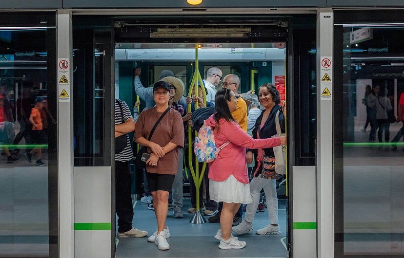 Des usagers du REM au départ de la gare Centrale de Montréal, le 30 juillet dernier