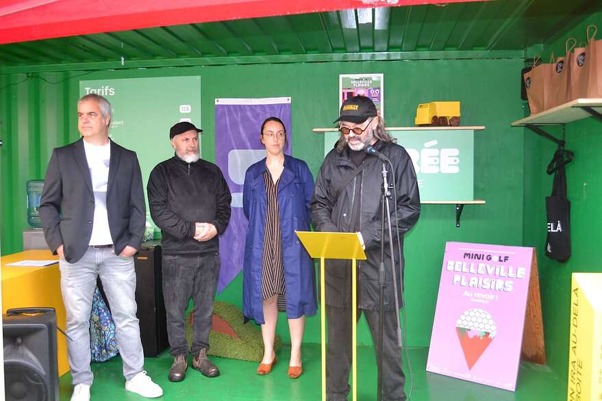 Le parcours de minigolf est une collaboration d'Ateliers Belleville et EXMURO.