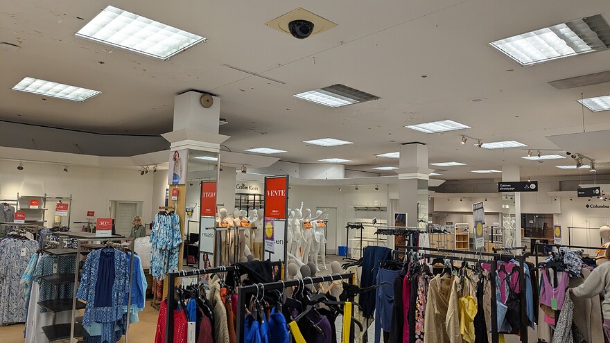 PXL_20250526_215705321
