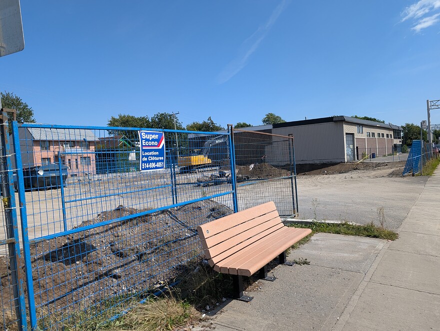 PXL_20250904_182928252