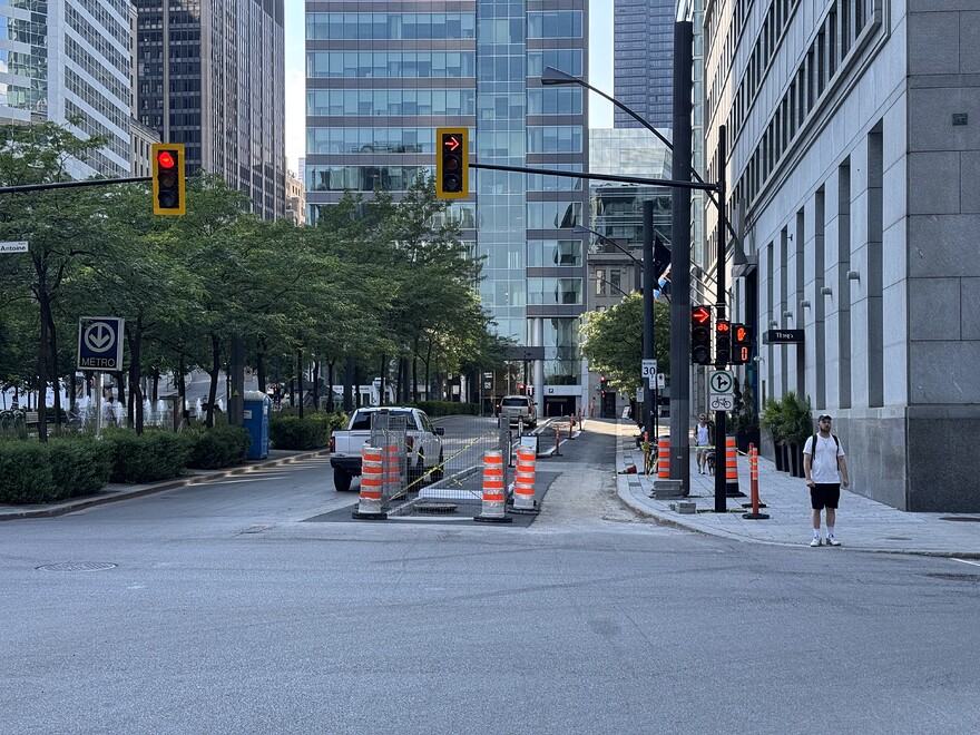 McGill / Saint-Antoine, vue vers le nord