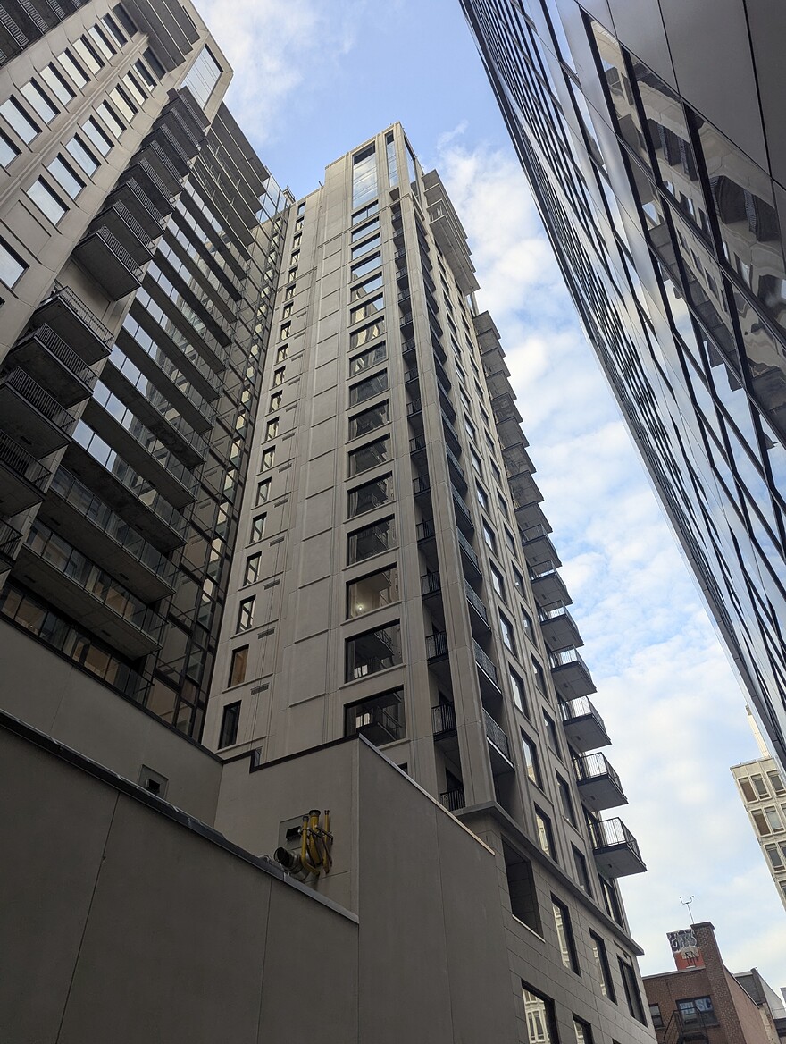 PXL_20250913_222915106