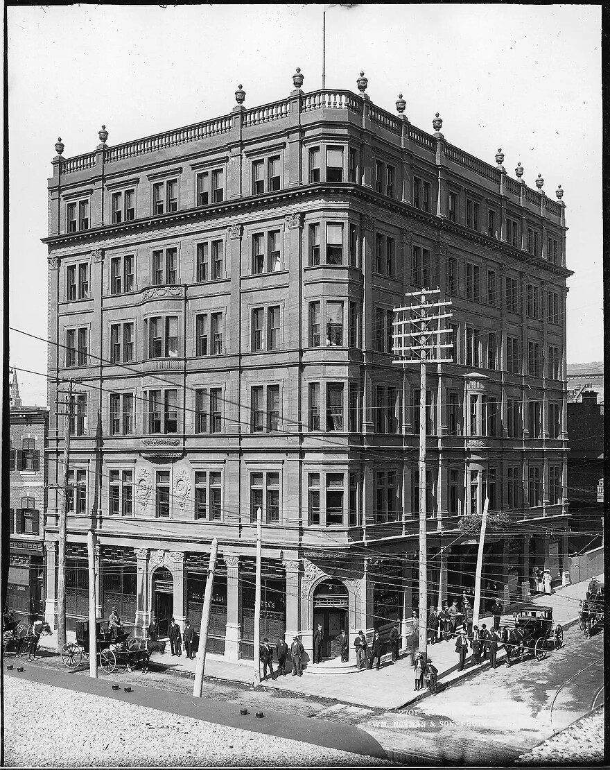 2- 1894-1988: l’Hôtel Queen’s, Saint-Jacques et Peel