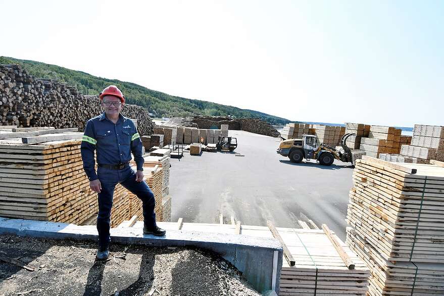 Éric Rousseau propose de former des consortiums entre usines de sciage pour faire de la construction modulaire.