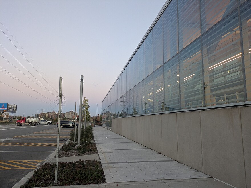 PXL_20251003_223919826