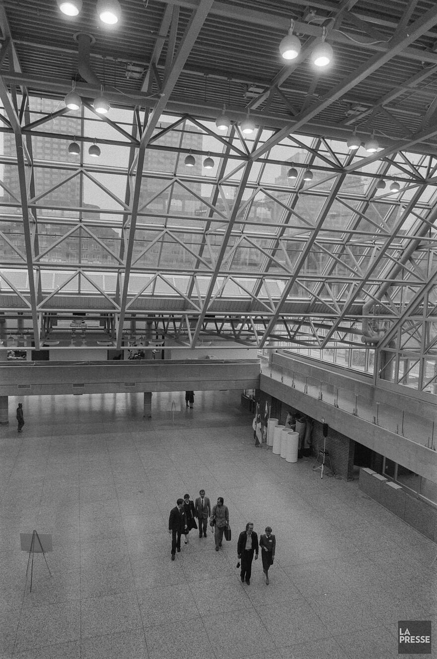 06M_P833S5D1983-0176_012