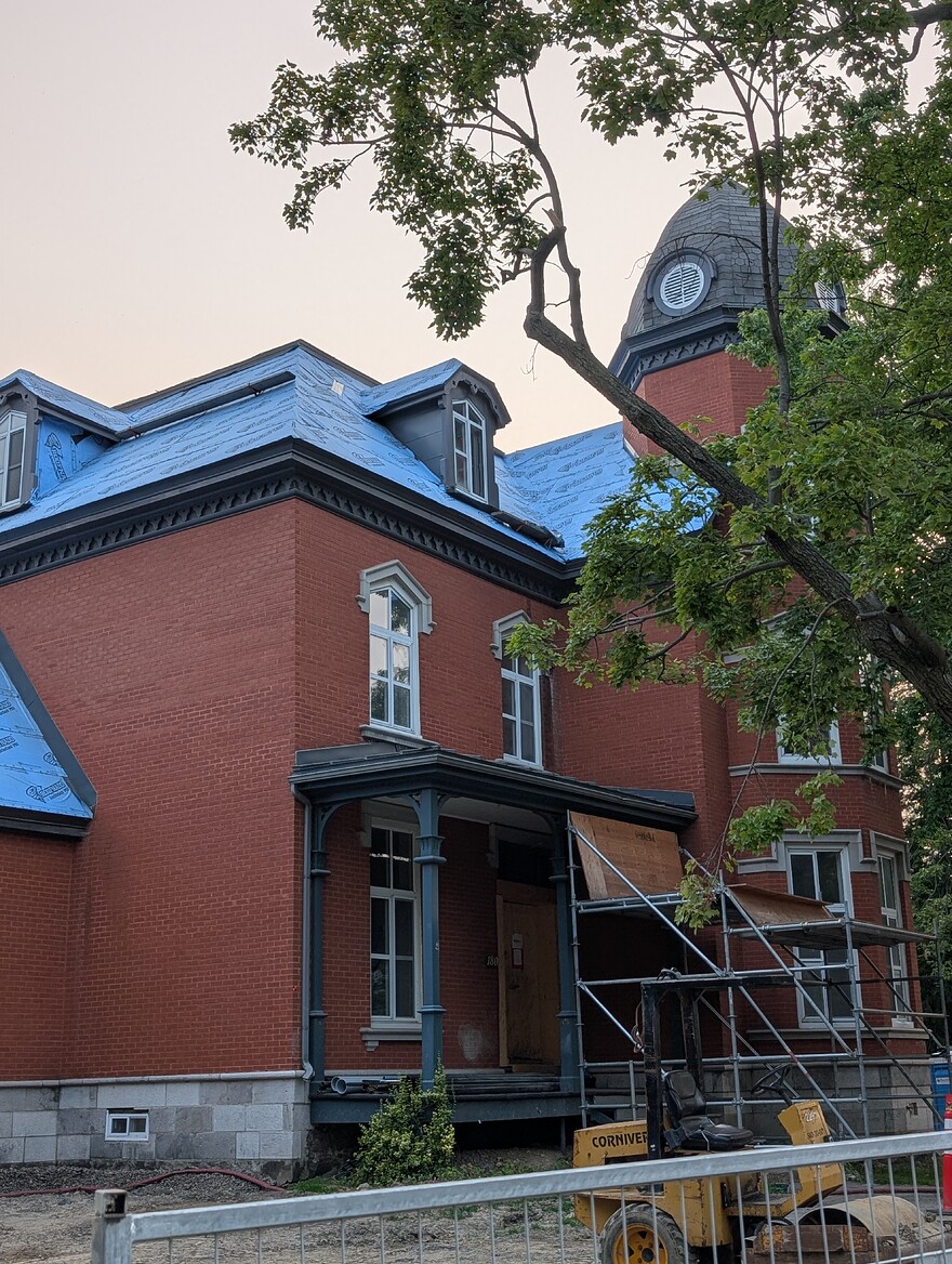 PXL_20250804_233905220