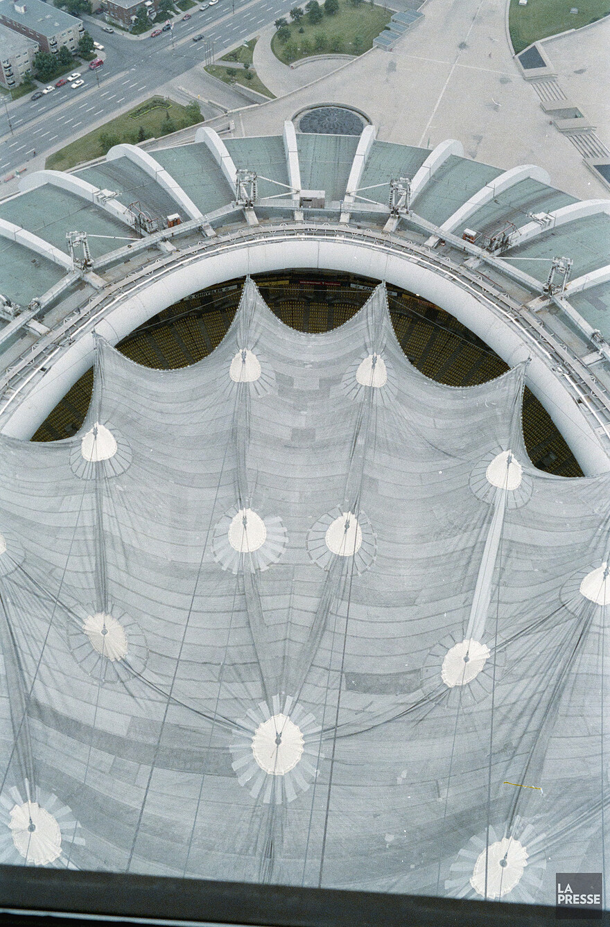 06M_P833S5D1989-0250_002