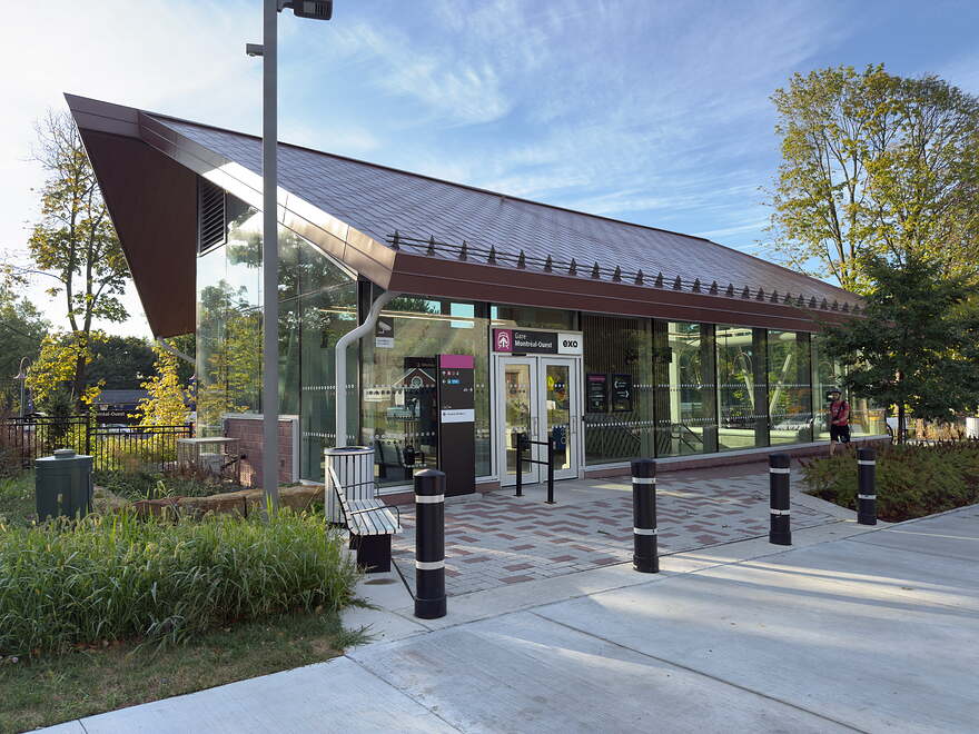 View of new édicule from Sherbrooke