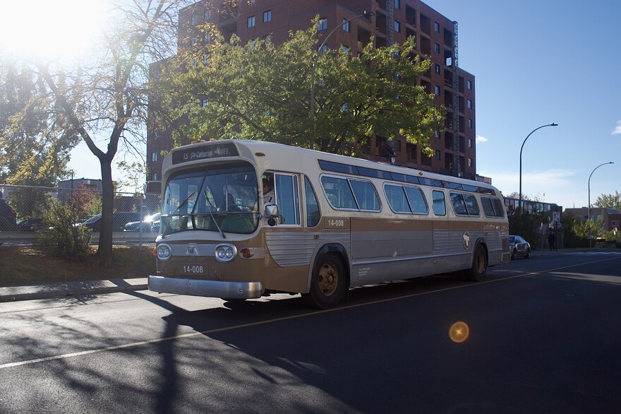 41325032-BD10-40F6-8F0E-34FDF9067680_1_201_a