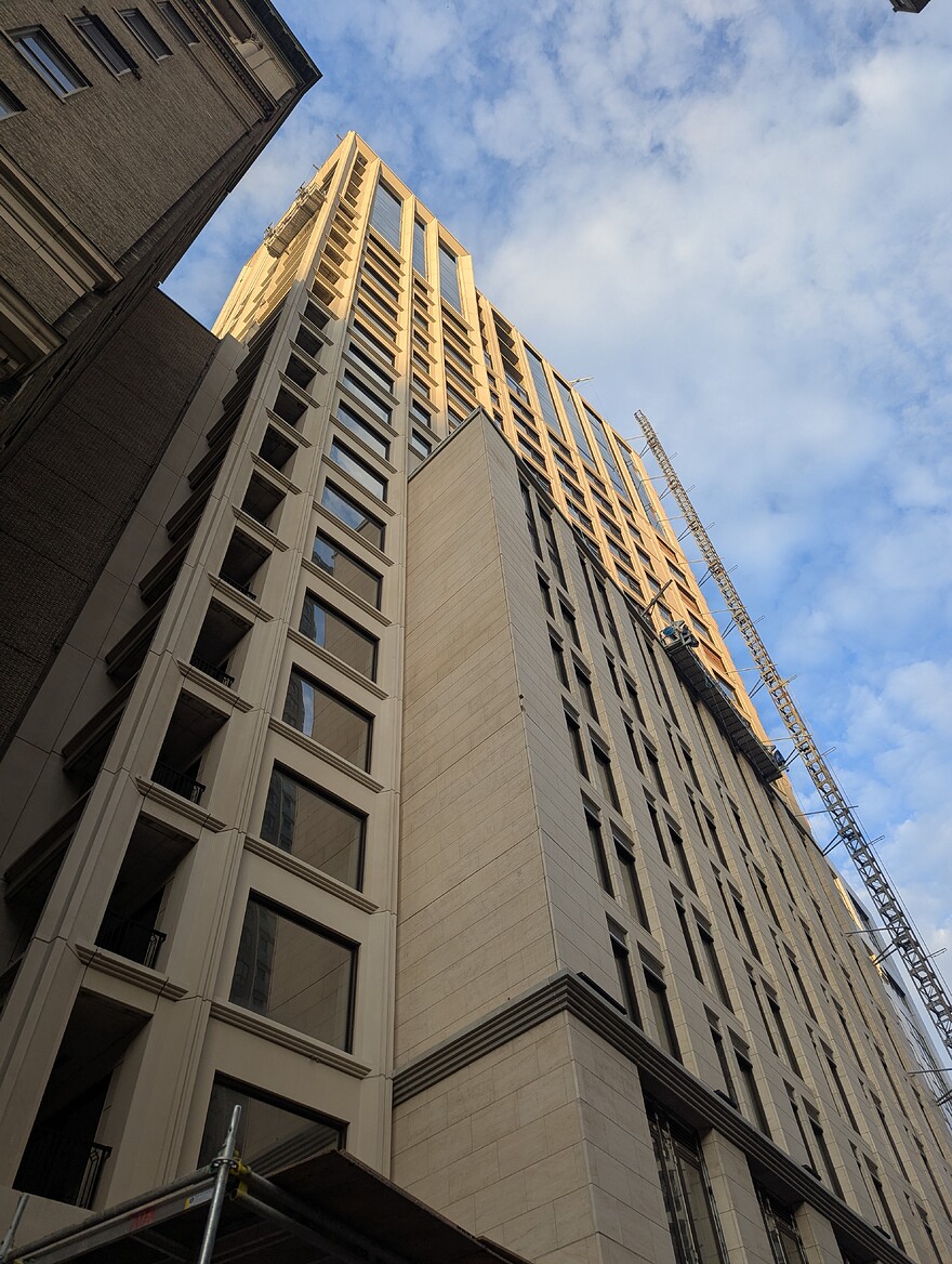 PXL_20250913_223212725