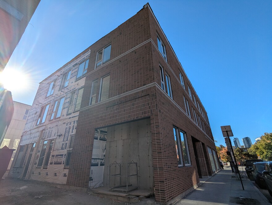 PXL_20250930_195826456