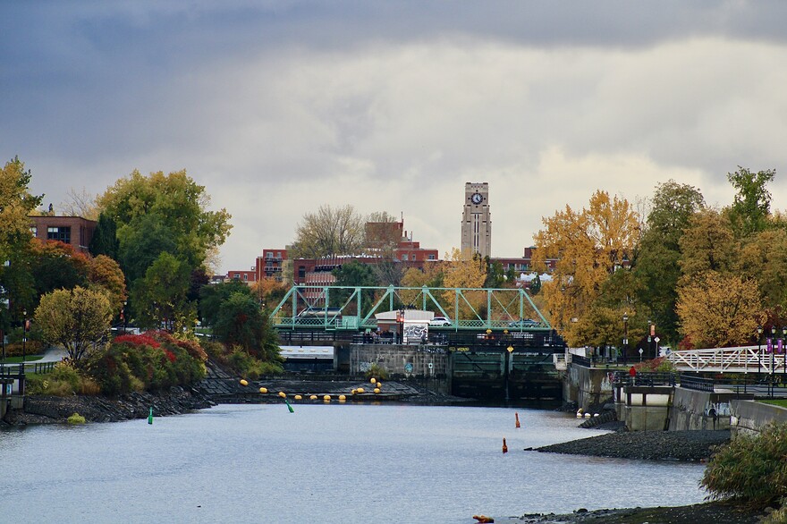 24069B5A-7B01-4032-8E0B-E65FA6FF5E11_1_102_a